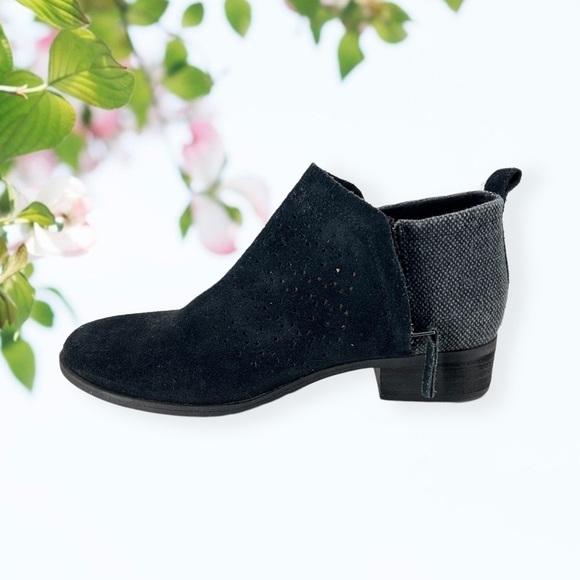 TOM'S Black & Gray Ankle Boot - Picture 2 of 11